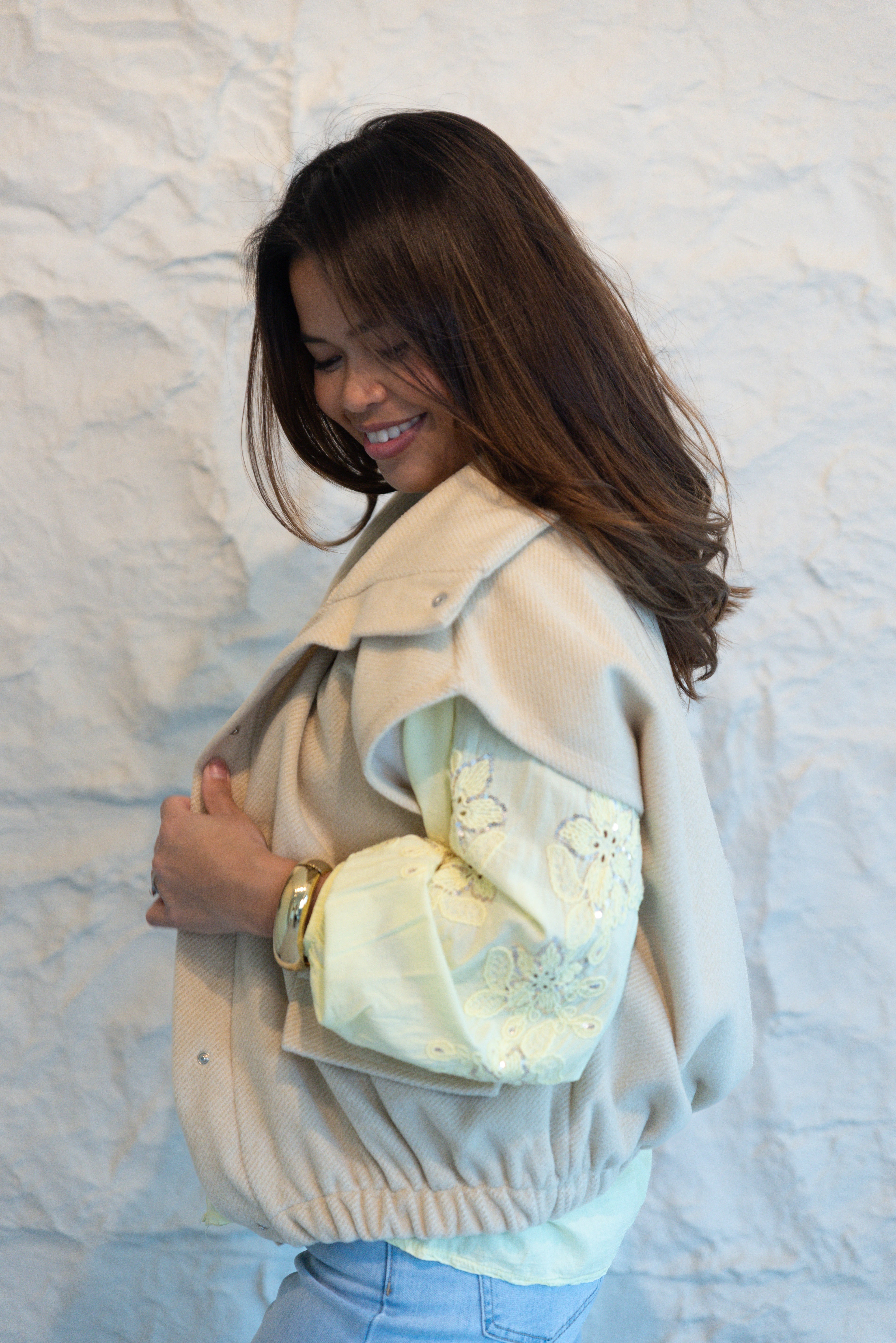 ELINE BEIGE SLEEVELESS JACKET