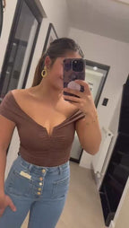 GEDRAPPEERDOFF-SCHOULDER BODYSUIT TOP